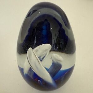 Vintage Seapoot Group SDS Blue & White Swirl Controlled Bubble Egg Paperweight